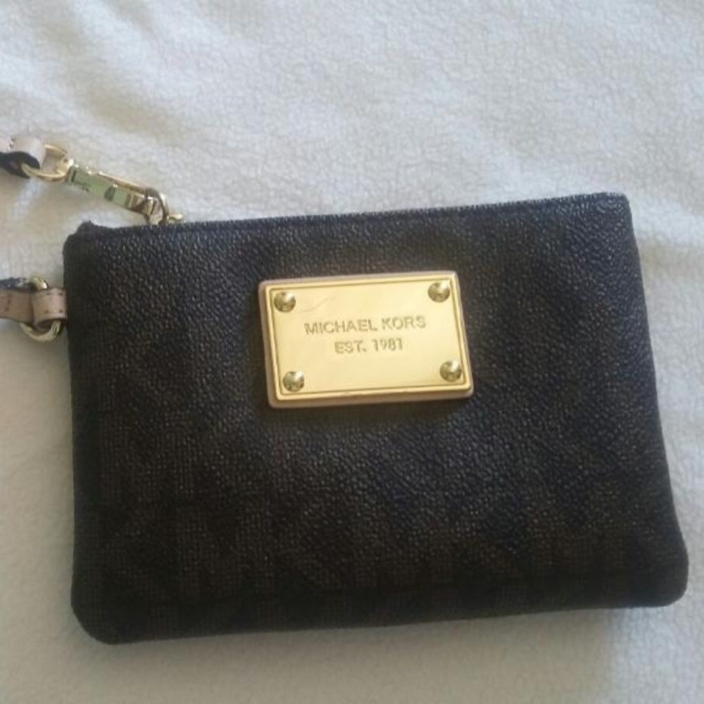 Michael Kors Wristlet